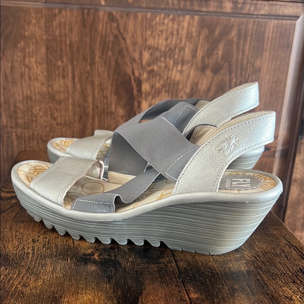 Fly London Silver & Gray Platform Sandals with Elastic Straps. Size 39 - Picture 3 of 7